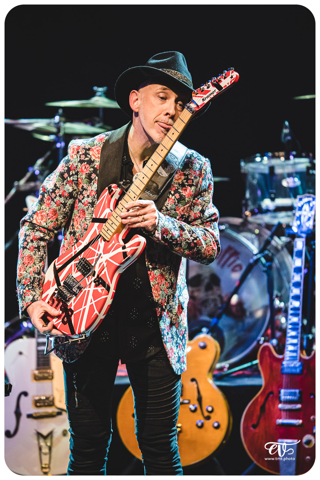 L'HISTOIRE DU ROCK EN 13 GUITARES